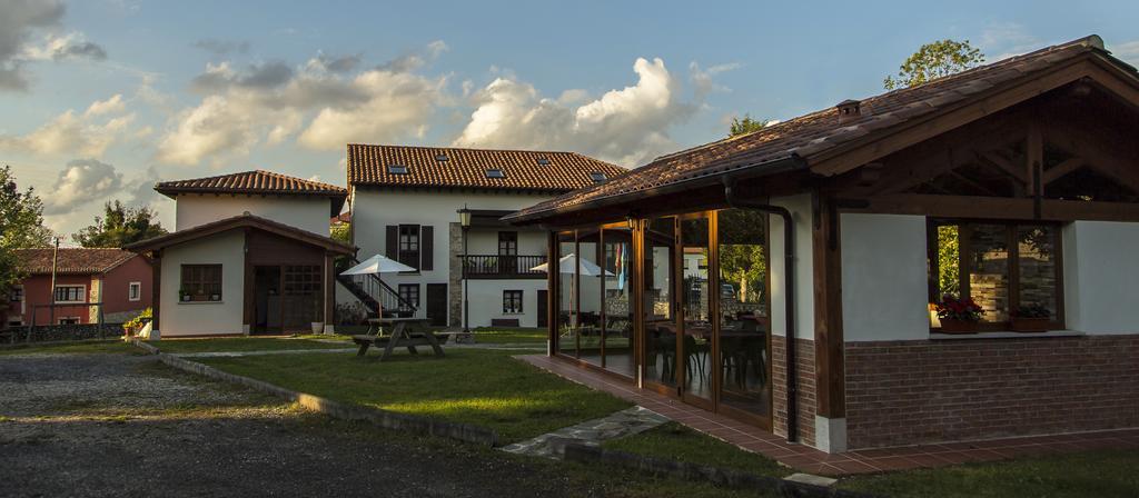 Villanueva de Pria Apartamentos Rurales Playa Del Canal المظهر الخارجي الصورة